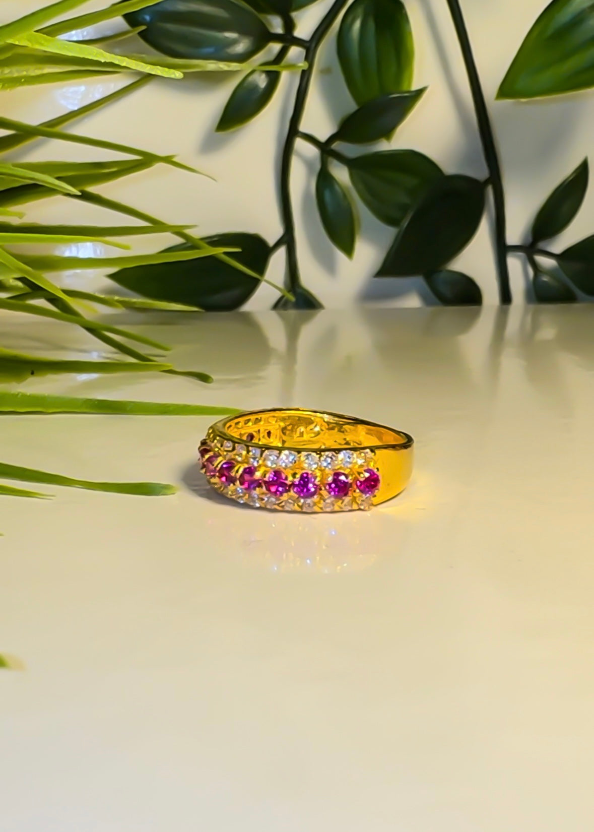 22ct Gold ‘Pari’ band ring