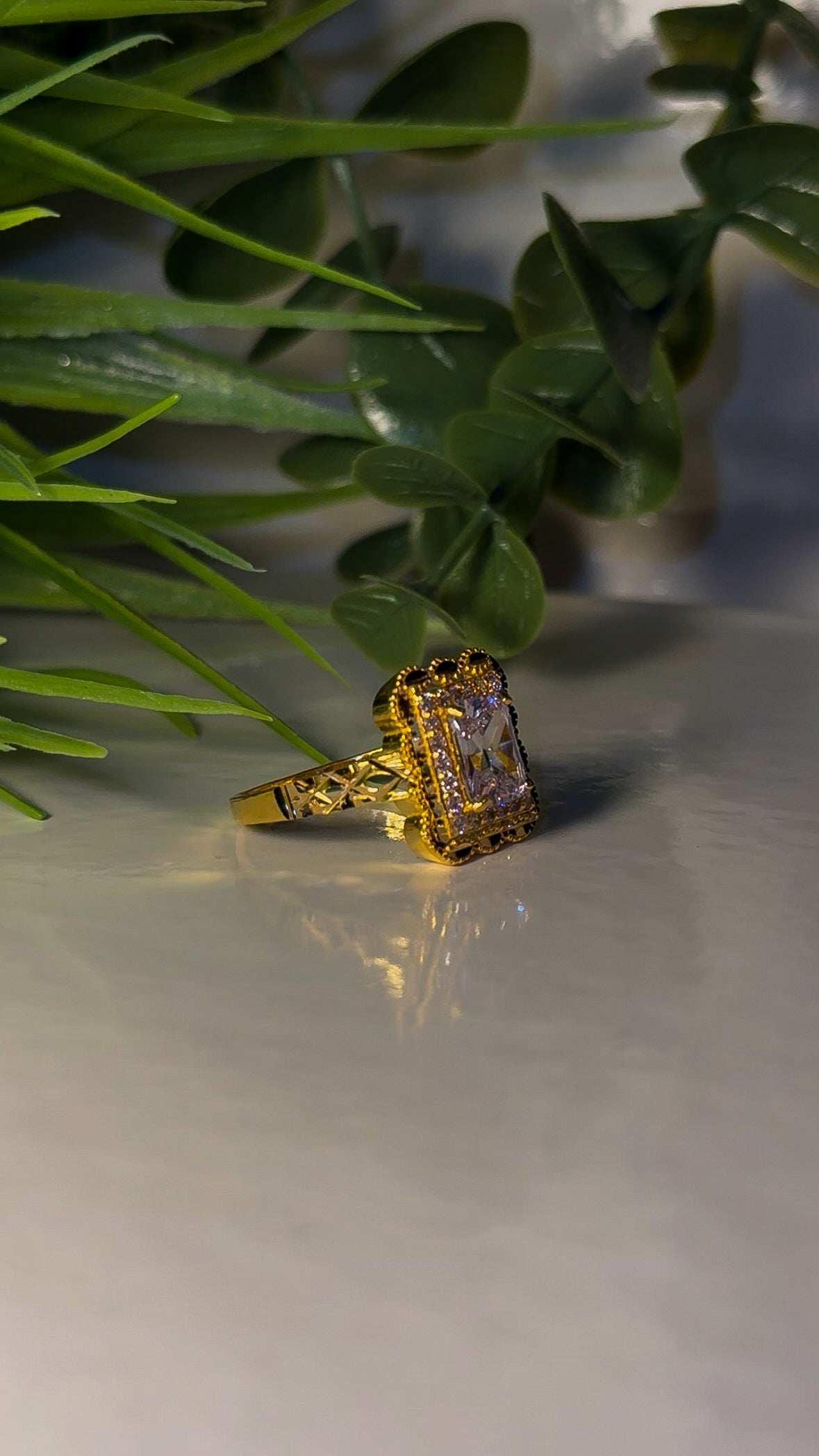 22ct Gold ‘Reema’ Radiant Centre Ring
