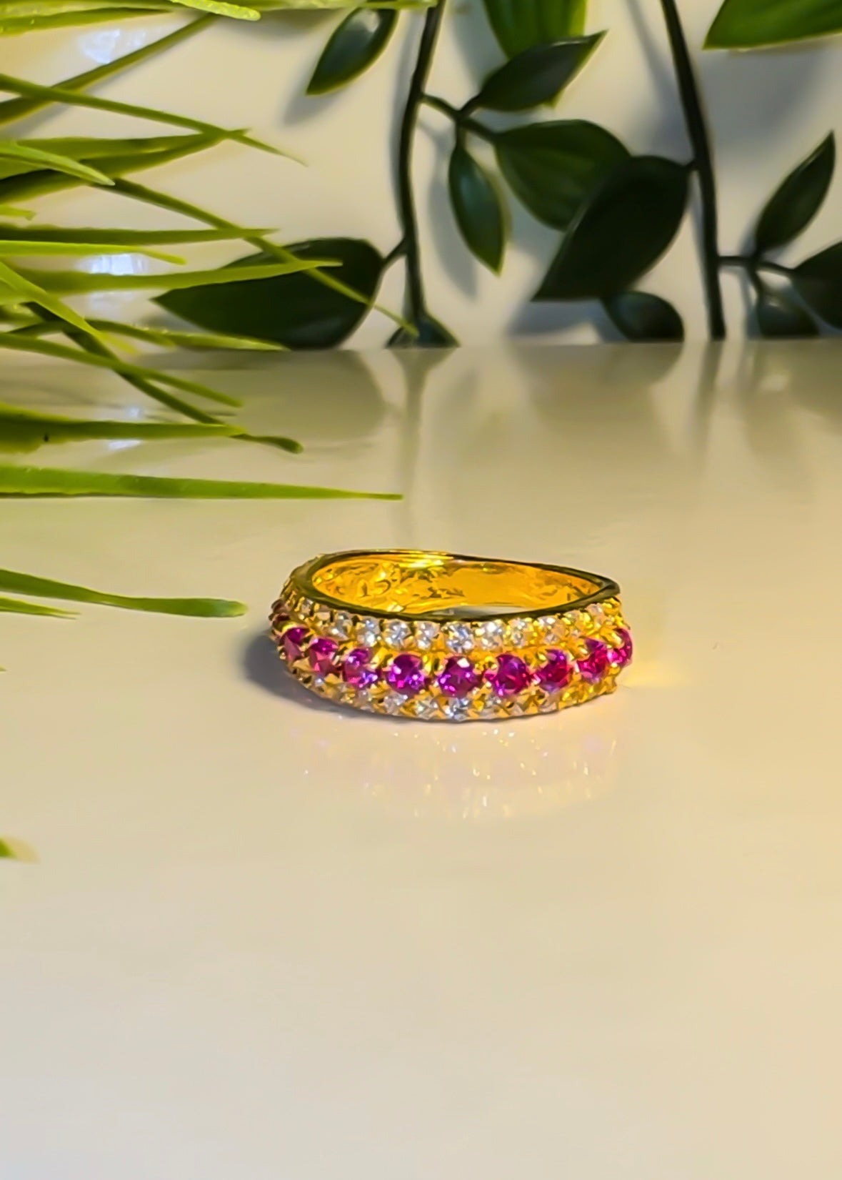 22ct Gold ‘Pari’ band ring