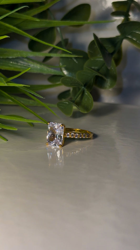 22ct Gold Radiant Cut ‘Salma’ Ring
